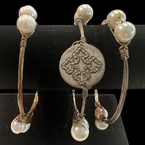 Chunky Gold Wire Wrap Bangle Stackable Bracelets with Faux Pearls Set of 3